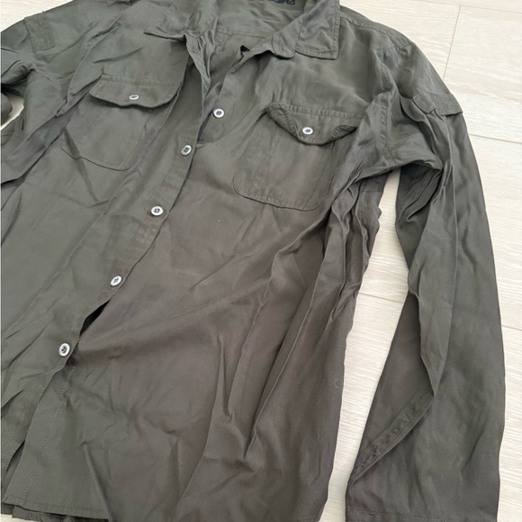 3/$10 Topshop Dark Green Button Down Long Sleeve - Picture 3 of 6
